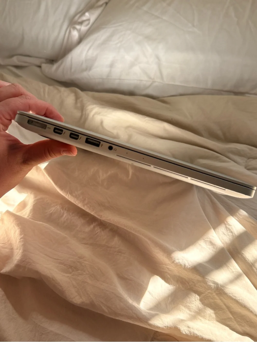 Apple Silver MacBook PRO Laptop with Illuminated Logo